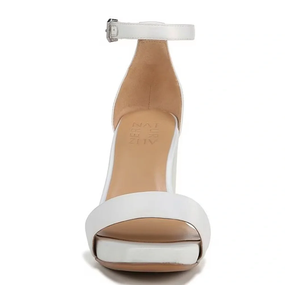 Elegant White Block Heel Sandals - Picture 4 of 10